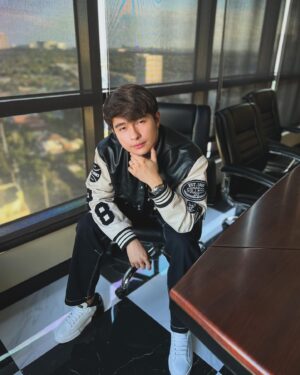 Tim Tuppil Instagram - 👋🏻☺️ always smile for me ok?