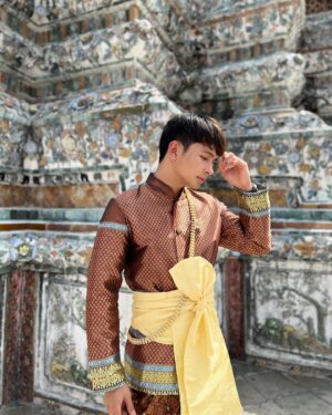 Tim Tuppil Instagram - นำวัฒนธรรมไทยไปกับคุณ 💙🖤