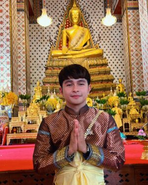 Tim Tuppil Instagram - นำวัฒนธรรมไทยไปกับคุณ 💙🖤