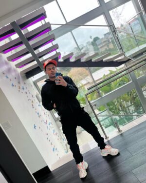 Timmy Pandolfi Instagram - Weight on my shoulders made me stronger life is HEAVY💫