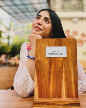Tina Shilpara Instagram - A small(big) part of my life. 

People, places, memories and experiences that I am truly grateful for 🌏🌻😌🦄 

…so much more to add; so much more to experience! 

Thank you 🌻🦄

ps: this is my simple reminder because…stress 🤷🏻‍♀️ 🥹