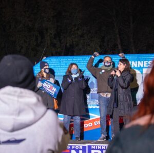 Tina Smith Instagram - In less than 24 hours, polls will be closed. But that means we’ve got less than 24 hours left to keep this momentum going! Great to see so many folks ready to go tonight in St. Paul and Minneapolis. 

Sign up to volunteer with us tomorrow via the link in our bio.