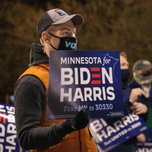 Tina Smith Instagram - In less than 24 hours, polls will be closed. But that means we’ve got less than 24 hours left to keep this momentum going! Great to see so many folks ready to go tonight in St. Paul and Minneapolis. 

Sign up to volunteer with us tomorrow via the link in our bio.