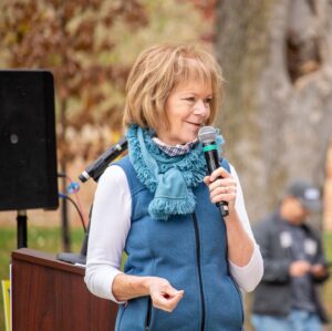 Tina Smith Instagram - Great to join @AmyKlobuchar, @danfeehanforcongress, @julieblaha, and candidates up and down the ticket in Mankato today to get out the early vote. 

The energy and excitement are on our side. 17 days to keep Minnesota blue and I’m hellbent to win this election.