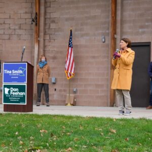 Tina Smith Instagram - Great to join @AmyKlobuchar, @danfeehanforcongress, @julieblaha, and candidates up and down the ticket in Mankato today to get out the early vote. 

The energy and excitement are on our side. 17 days to keep Minnesota blue and I’m hellbent to win this election.