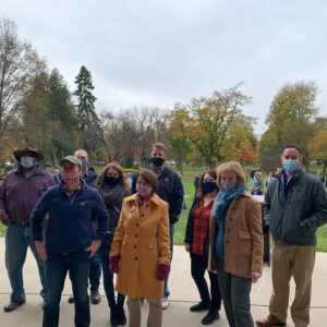 Tina Smith Instagram - Great to join @AmyKlobuchar, @danfeehanforcongress, @julieblaha, and candidates up and down the ticket in Mankato today to get out the early vote. 

The energy and excitement are on our side. 17 days to keep Minnesota blue and I’m hellbent to win this election.