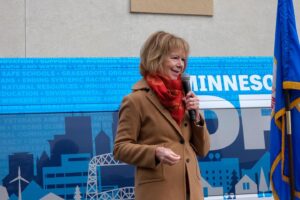 Tina Smith Instagram - We win by talking to voters. We win by showing up. We win by fighting for what’s right. We’re doing all of that today on the @MinnesotaDFL bus tour. 3 days. Vote. 

📍St. Cloud
📍Wayzata
📍Eden Prairie
📍North Minneapolis