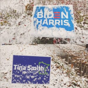 Tina Smith Instagram - A little snow never stopped any Minnesotan from showing off their #TinaForMN and @votejoe, @joebiden, and @kamalaharris pride! ☃️

Thanks to @jonkellyyyy and @maisonpunaises for the photos!