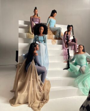 Tinisha Meeks Instagram - It was such an honor to be apart of creating the video for such a beautiful and empowering song🤎
Thank you to everyone that helped me create the amazing hair in this video 
@nenarossthehairboss 
@cree8tivelooks 
@kai2thei 
@miiyown 
@mickeyyy_meraki