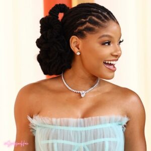 Tinisha Meeks Instagram - My, oh my! This is what we all wait for to show up when scrolling through social media, right? 

Halle Bailey has been proving that she's a princess in every way. 

The Little Mermaid star continues to flex her charm in jaw-dropping form with this elegant blue dress matched with her gorgeous hair styled by me! ✨❤️ 

#oscars2023 #hallebailey #thelittlemermaidlive #thelittlemermaid #sparklehairimports #hairstyledbyme #hollywood