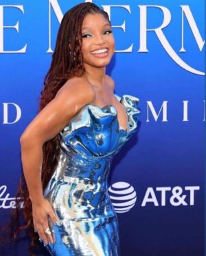 Tinisha Meeks Instagram - @hallebailey was giving Mermaid glam last night at the LA premiere of #thelittlemermaid #underthesea