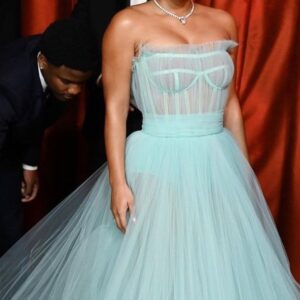 Tinisha Meeks Instagram - Our Disney Princess Halle looks absolutely stunning ! #oscars 
💎💎💎💎