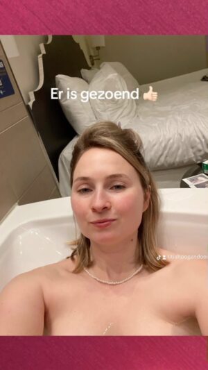 Titia Hoogendoorn Instagram - Voor jullie denken: wat lekker origineel Titia?!?!? 🥂🔫 Deze date stond al maanden in de planning. Toevallig blijken we dus vooral op tv-programma gebaseerde dates voor elkaar te organiseren. Misschien leuk om te benoemen: De hotelkamer was een van de duurdere van het hotel en dat heb ik ook erg vaak benoemd voor en tijdens de date! Zeker een van mijn aantrekkelijkste eigenschappen <3. Voor de mensen die geen Lang Leve de Liefde kijken: als de gekoppelde mensen de vier dagen in het lang leve de liefde appartement volhouden en er samen uitgaan krijgen ze altijd een fletcher cadeaubon! We spelen het mentale gezondheidsspel dat ik gekregen heb van @vetgezellig