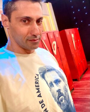Tito Speranza Instagram - Queda menos para salir al aire. “Turno Tarde”, de lunes a viernes a las 17:30 hs. 
*
*
*
#Grabacion
#Materias
#Saber 
#Aprender
#Jugar
*
👕 @klosterinsta