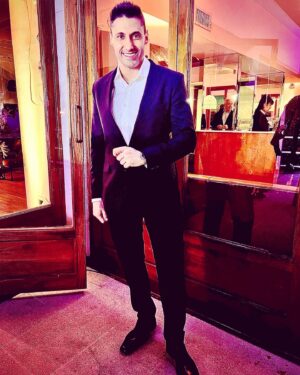 Tito Speranza Instagram - Hacia tiempo que no me ponía un traje. Gracias a @sillaargentino y a mi amigo @jesusasenal fui a ese evento vestido de forma impecable. 
*
#Traje
#Camisa
#Zapatos