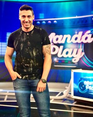 Tito Speranza Instagram - Tendré revancha en #MandáPlay por @americatv 
Espero que no tenga que rapear. 🤣

👕👖
@klosterinsta
