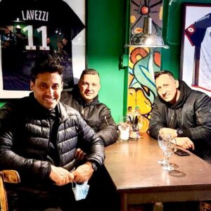 Tito Speranza Instagram - Una noche genial salió y sin programarla. Cena con amigos #GustavoBB @maximilianoprimero en la previa y después ir a ver el recital de #Metalica 
El CD de Metálica (Tapa Negra) fue mi primer compacto.