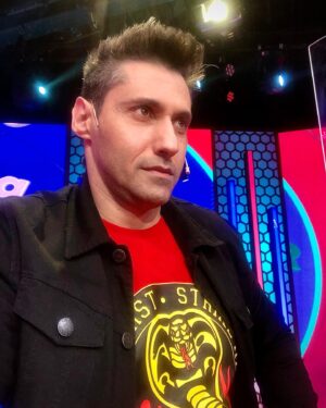 Tito Speranza Instagram - Estoy muy contento por otra participación más en #PASAPALABRA por @telefe 
Gracias #Ivan y a toda la #Producción
*
*
*
👕👖
@klosterinsta 
*
#Jugar
#Competir
#Aprender
#LaGrulla
#CobraKai