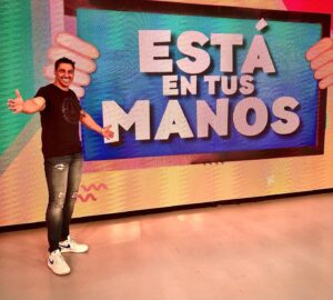 Tito Speranza Instagram - Un lindo día fue este Jueves Santo. Estuve en @canal9oficial participando del programa #Estaentusmanos donde la pase genial. Y pude reencontrarme con muchos compañeros de trabajo y poder charlar de bueyes perdidos. Gracias. 

#Canal9
#Invitado
#Estaentusmanos
#Jugar
#Unalindatarde

👕👖
@klosterinsta