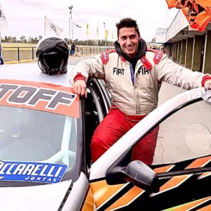 Tito Speranza Instagram - Pasaron casi cinco años de la última vez que me subí a uno de los autos de la Copa Bora, pero enseguida sentí la misma felicidad que en aquel momento. Gracias por hacerme realidad esta alegría y dar algunas vueltas:
@copaboraoficial 
@aldomorello
guidoserafini1
#AutodromoRobertoMouras
#Autos
#Carrerras
#Fierros