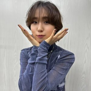 Toaka Instagram - RADWIMPSさんのワールドツアーファイナル上海公演にゲストとして出演させていただきました！

中国の皆様の熱気を感じ、とても楽しく歌うことが出来ました！ありがとうございます。

かっこいい先輩方の演奏を聞いて、もっと頑張ろうと思いました💪
24都市32公演のワールドツアー、おつかれさまでした！

@yoji_noda
@kuwakuwakuwakuwa0404
@yusuke_takeda_ 
@mizuki_mori_
@masafumieno

#RADWIMPS
#十明
#RAD_WORLDtour2023

photo by @takeshiyao