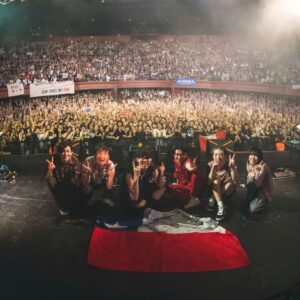 Toaka Instagram - RADWIMPS WORLD TOUR 2024
中南米最後のSantiago公演にゲストとして出演させていだきました💓💓💓

たくさんの人のキラキラとした表情が見えて感動しました…！

今回はなんと、オリジナル曲の｢Discord-disco｣ も歌わせていただきました。最高に楽しかったです！！！

ありがとうございました！⁡
⁡⁡
⁡⁡
⁡photo by @takeshiyao さん⁡
⁡⁡
⁡  #RADWIMPSWORLDTOUR2024 ⁡
⁡ #THEWAYYOUYAWNANDTHEOUTCRYOFPEACE