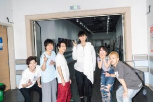 Toaka Instagram - 十明です🫡

広州公演ありがとうございました！
歌い終わった後、舞台裏で客席を見ていた時、感動して鳥肌が立ちました。

ありがとうございました！

Photo by @takeshiyao 

#RADWIMPSWORLDTOUR2024
#THEWAYYOUYAWNANDTHEOUTCRYOFPEACE
#十明