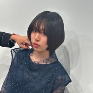 Toaka Instagram - 映画「違国日記」の舞台挨拶でインスパイアソング「夜明けのあなたへ」を歌わせていただきました。
映画をご覧になった皆さん、創り上げた皆さんに直接この歌を届けることができてとても嬉しかったです。
そして、とっても素敵なお衣装に勇気付けられました！

映画「違国日記」ぜひ劇場でご覧ください！

Stylist: hao @hao_yoshienunoda
Hair & Make-Up: Chisato Kou @_kou_chang__813

Vest @j1u_by_labelleetude
Top @desigual
Skirt, pants @teloplan_official
Shoes @labelleetude_official

#違国日記
#映画違国日記
#十明
#夜明けのあなたへ
#新垣結衣
#早瀬憩
#瀬田なつき