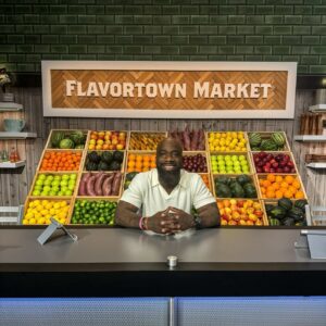 Tobias Dorzon Instagram - Just imagine watching me since 2018 compete on #GuyGroceryGames to now 6 years later you’re watching make my Debut as a judge. This has been a beautiful & patient journey I wouldn’t change for one second. 
Gods Timing💫
#JudgeHuncho #ChefTobias #Huncho

Styled by @zayscottt 🤞🏿