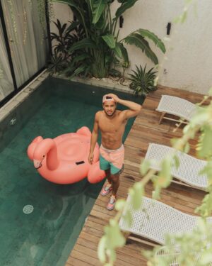 Toby Aromolaran Instagram - I’m just tryna live my life. They say I ain’t living right.