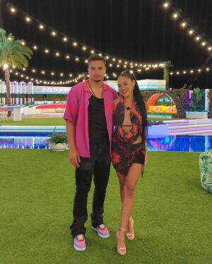 Toby Aromolaran Instagram - What we thinking about the Games then? 👀🎟️