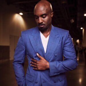 Toby Onwumere Instagram - It’s Monday, right? Heard y’all needed a #mcm 👀#reasonabledoubthulu #reasonabledoubt #onyxcollective #hulu 💄by the indispensable @oderanduka_ 📸 @ericmichaelroy 🥼@imparislibby Episode 8 coming soooooon