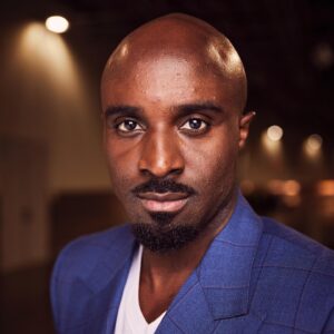 Toby Onwumere Instagram - It’s Monday, right? Heard y’all needed a #mcm 👀#reasonabledoubthulu #reasonabledoubt #onyxcollective #hulu 💄by the indispensable @oderanduka_ 📸 @ericmichaelroy 🥼@imparislibby Episode 8 coming soooooon