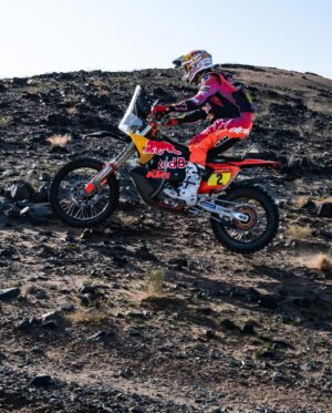Toby Price Instagram - Stage 3 🏁 9th
Overall ⏱️ 7th 
Crazy stage, saw @sundersam early and stopped for him, got going again but the boys in front were on the move today. Stopped for Sebastian and called the heli then got back on the move… boys have done our service and we’re camping tonight to get ready for another stage tomorrrow. 
#Dakar2024