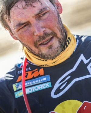 Toby Price Instagram - Stage 6 🏁 2nd
Overall ⏱️ 5th
Chrono stage is all done, had one little slip up where I got stuck and had a fall, but nothing big, made it to the finish and I’m happy with that. First week has been pretty average for me, but we’re still potentially in reach, all in all, we’re still in it… feeling good and will keep pushing 💪
#Dakar2024