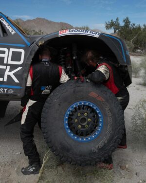 Toby Price Instagram - Absolute heartbreak for our boys 💔 after opting not to proceed with a driver change to continue their charge to P1 on corrected times, disaster struck at Race Mile 265! A top A-arm bolt broke forcing @tobyprice87 @kellonwalch and @paulweel to DNF while leading the race on corrected times, just 15 miles from the finish. We’ll be back 🫶