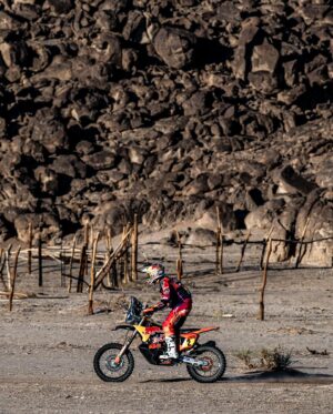 Toby Price Instagram - Stage 11 🏁 5th
Overall ⏱️ 6th
Stones are definitely a challenge to get through, but didn’t make any major navigational mistakes today, there were just a couple of little sections where I had to make a small adjustment. That’s one more stage ticked off and it brings us closer to the finish, I’m looking forward to tomorrow and just crossing that finish line safely.
#Dakar2024
