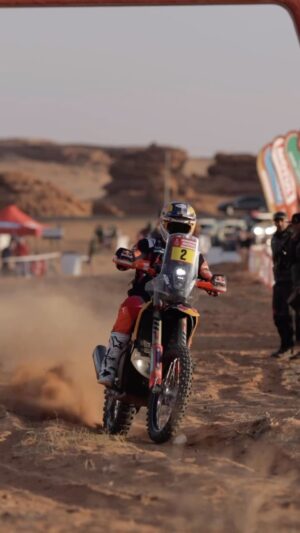 Toby Price Instagram - Aussie, Aussie, Aussie! 🇦🇺🔥

Stage one complete for Toby, more to come tomorrow. 💪

#KTM #ReadyToRace #Rally #DakarRally