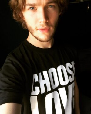 Toby Regbo Instagram - Heading down to @helprefugeesuk pop up shop in my #chooselove t-shirt. I'll be there from 12 helping out. You can buy all sorts of practical Xmas gifts from sleeping bags to baby grows that will be distributed to refugees in need. 18 Broadwick Street in Soho. Come on down!! What better way to get into the proper Xmas spirit!