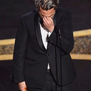 Todd Phillips Instagram - How ‘bout our boy last night? And our girl Hildur!? Couldn’t be prouder to have these two represent the entire Joker cast and crew. Say what you want about the film— but there is simply NO ONE like Joaquin Phoenix. “Run to the rescue with love and peace will follow.” #joker #oscars #allihavearepositivethoughts