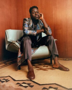 Toheeb Jimoh Instagram - Got to speak with the wonderful @lucyjayneford_ for @britishgq 🔥🔥🔥
Swipe for the cover 👀

Photography 📸: @elliotjameskennedy 
Styling 💫: @itunuoke 
Grooming💄: @courtney_reece_scott 
Barber💈: @truthbarber.jimmy 

#gqhype #TedLasso #Thepower #toheebjimoh #Samobisanya #tundeojo
