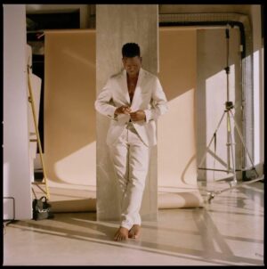 Toheeb Jimoh Instagram - Cover Shoot for Issue 30 of @port_magazine 💫💫💫
 Link to the article is in my Bio! 

📸 Shot By: @_adamajalloh
👔 Wearing: @loropianaofficial SS22
🌟 Styling: @reubenesser 
🎬 Photo Director: @maxferguson 
💄Hair & Makeup: @frankiedaniella