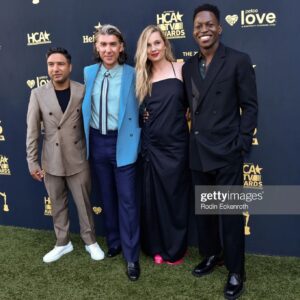 Toheeb Jimoh Instagram - Thank you for having us @hollywoodcriticsassociation - We had a blast! 💙❤ (The human centipede pic was @thesamrichardson's idea) 

•Best Supporting Actor - @mrbrettgoldstein 
•Best Streaming Comedy - #tedlasso 

👔: @hermes 
💫: @ysmnsabri 
💅🏿: @chousner 

#hcaawards #hcaawards2022