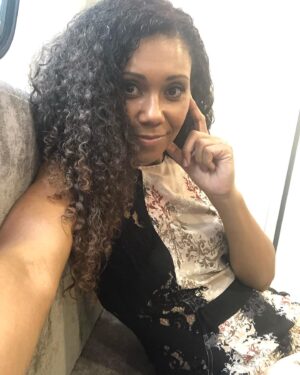 Toks Olagundoye Instagram - A lazy Sunday is great for folks who can’t be bothered to pick one selfie. Post ‘em all! Some more trailer selfie moments from the week. I hope you’re all having a great weekend ♥️
•

#SundayFunday #Lazy #TimeSaver #TrailerSelfie #CurlyGirl #CurlyGirls #NaturalHair #CurlyGirlsRock #Film #TV #NaturalHairRocks #BlackGirlMagic #MelaninPoppin #Natural #NaturalMakeup #Selfie #NaturalLook #VeganGirl #VeganMakeup #Vegan #Happy #Hollywood #CrownAct #TheCrownAct #HealthyHair #RepresentationMatters #Me #DoYou