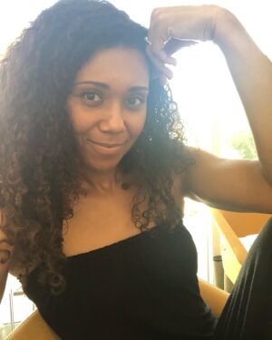 Toks Olagundoye Instagram - No filter, just sunshine. Had a LOVELY chat with my FAVORITE Arcane voice actor this morning. Episode out on Tuesday. For now, enjoy some sunshine and have a beautiful day 🌝
•

#BlackPodcaster #ComingSoon #Sunshine# #Joy #Fun #Funny #BlackPodcasters #Voiceover #Arcane #VoiceActor #NoFilter #Animation #VoiceoverActor #Weekend #AuNaturel #TeaforTwo #GirlPower #LoL #MelaninPoppin #BlackPodcasters #Chat #Convo #ThisisWhatWeDo #VoiceActors #BlackGirlMagic #CurlyGirl #SelfieDump #Selfie #PhotoDump