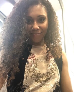 Toks Olagundoye Instagram - A lazy Sunday is great for folks who can’t be bothered to pick one selfie. Post ‘em all! Some more trailer selfie moments from the week. I hope you’re all having a great weekend ♥️
•

#SundayFunday #Lazy #TimeSaver #TrailerSelfie #CurlyGirl #CurlyGirls #NaturalHair #CurlyGirlsRock #Film #TV #NaturalHairRocks #BlackGirlMagic #MelaninPoppin #Natural #NaturalMakeup #Selfie #NaturalLook #VeganGirl #VeganMakeup #Vegan #Happy #Hollywood #CrownAct #TheCrownAct #HealthyHair #RepresentationMatters #Me #DoYou