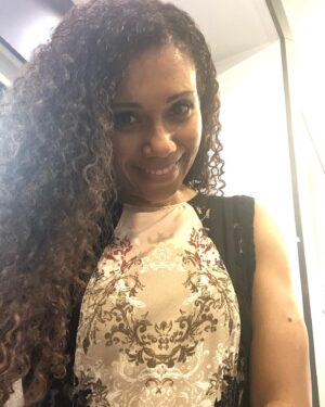 Toks Olagundoye Instagram - A lazy Sunday is great for folks who can’t be bothered to pick one selfie. Post ‘em all! Some more trailer selfie moments from the week. I hope you’re all having a great weekend ♥️
•

#SundayFunday #Lazy #TimeSaver #TrailerSelfie #CurlyGirl #CurlyGirls #NaturalHair #CurlyGirlsRock #Film #TV #NaturalHairRocks #BlackGirlMagic #MelaninPoppin #Natural #NaturalMakeup #Selfie #NaturalLook #VeganGirl #VeganMakeup #Vegan #Happy #Hollywood #CrownAct #TheCrownAct #HealthyHair #RepresentationMatters #Me #DoYou