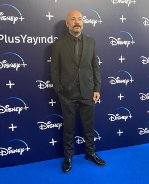 Tolga Tekin Instagram - Dün geceden 🕺🏻💃🏻🧿✌️ Hepimize hayırlı uğurlu olsun🙏 @disneyplustr @pinarrdenizzz @alinaboz @leylatanlaar @cevdetmercan @bkmonline