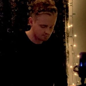 Tom Chaplin Instagram - Merry Christmas everyone! Here’s a little piano version of Midnight Mass. Hope it helps to cheer you up at the end of this strange year! Love, Tc x