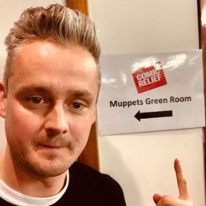 Tom Chaplin Instagram - Found the @keaneofficial dressing room at @comicrelief - hope you’re all tuning in tonight!! Tc x